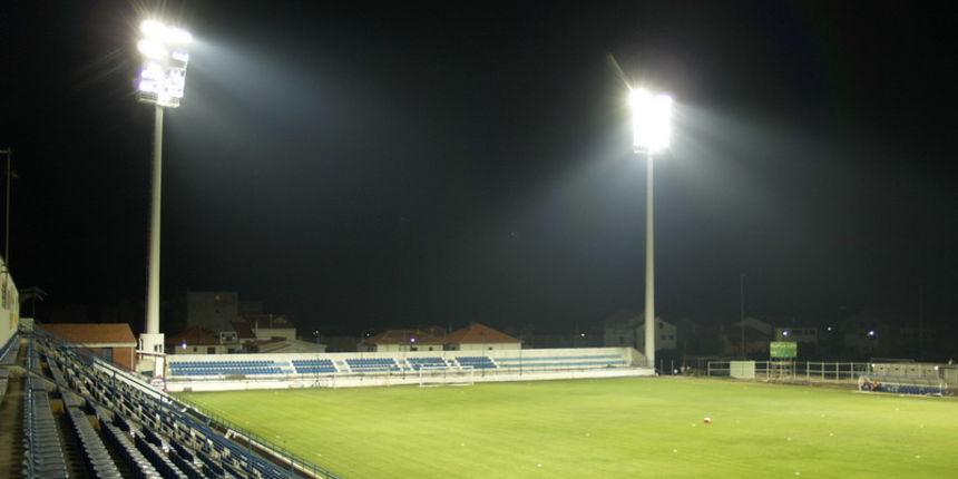 Upaljeni reflektori u Stanovima Upaljeni reflektori u Stanovima