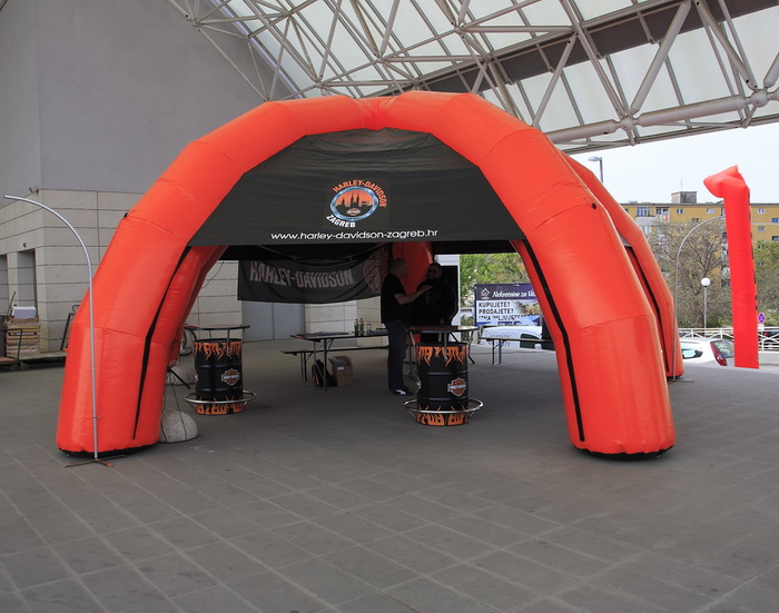 Kultni Harley Davidsoni u zadarskoj City Galleriji, Foto: Čedo Kaica Kultni Harley Davidsoni u zadarskoj City Galleriji, Foto: Čedo Kaica