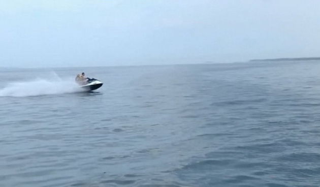 Kako je mladi par turista na skuteru pokušao pobjeći Lučkoj kapetaniji