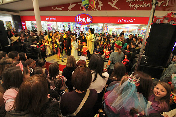 Dječji karneval u Supernova centru (foto:Saša Čuka) Dječji karneval u Supernova centru (foto:Saša Čuka)