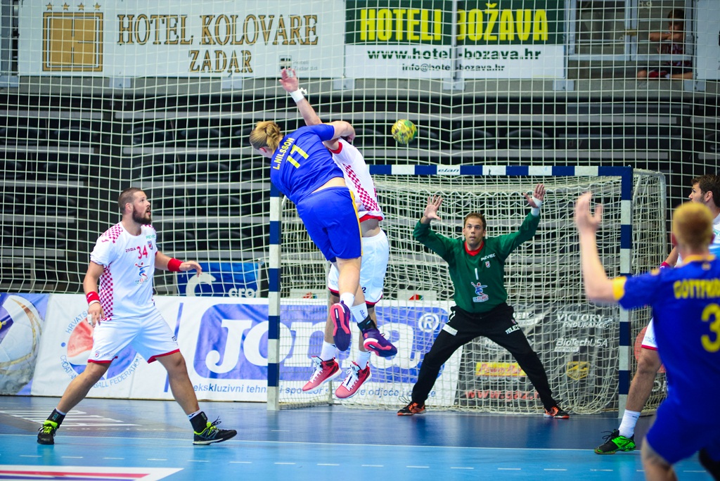 U doista sjajnoj atmosferi koju je stvorilo oko 5000 navijača iz cijele Hrvatske, naši su rukometni reprezentativci remizirali sa Švedskom i to s rezultatom 25-25. Bila je to ‘kaubojima’ pretposljednja pripremna utakmica uoči Olimpijskih igara