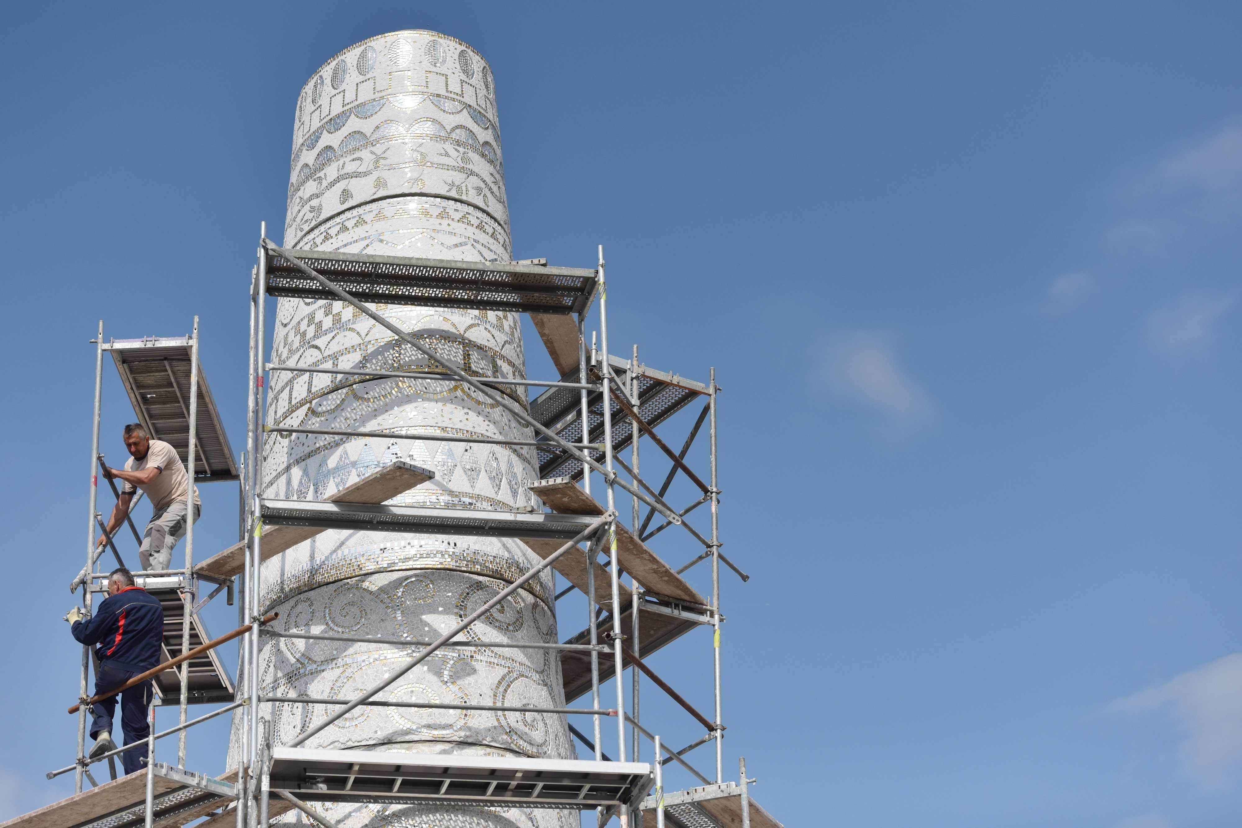 Doneseni i posljedni dijelovi velikoga kipa Gospe od Loreta, glava i kruna Doneseni i posljedni dijelovi velikoga kipa Gospe od Loreta, glava i kruna