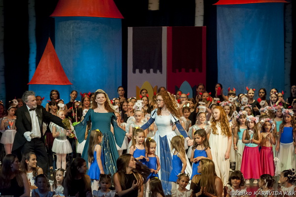 HNK Zadar: Bajka.hr Plesne udruge Gesta, Foto: Željko Karavida HNK Zadar: Bajka.hr Plesne udruge Gesta, Foto: Željko Karavida