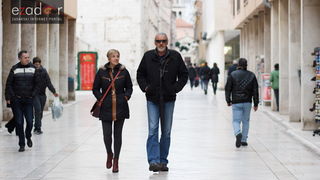 Đir po gradu, četvrtak 27. prosinca 2017. Dušan Lungo Polovina Đir po gradu, četvrtak 27. prosinca 2017. Dušan Lungo Polovina