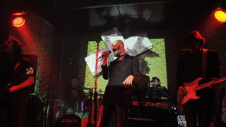 Vodice, 241210.
U kaficu te nocnom klubu Opijum, Vodicani su Bozic docekali u ugodnom i romanticnom raspolozenju uz grupu Urban & 4.
Foto: Marija Mihic / CROPIX