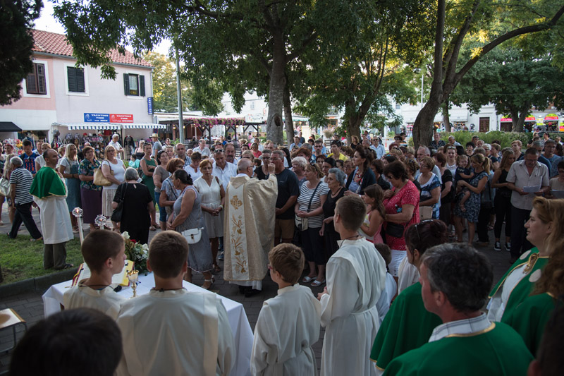 Procesija u Biogradu na blagdan sv. Roka, foto: Vinko Pešić Procesija u Biogradu na blagdan sv. Roka, foto: Vinko Pešić
