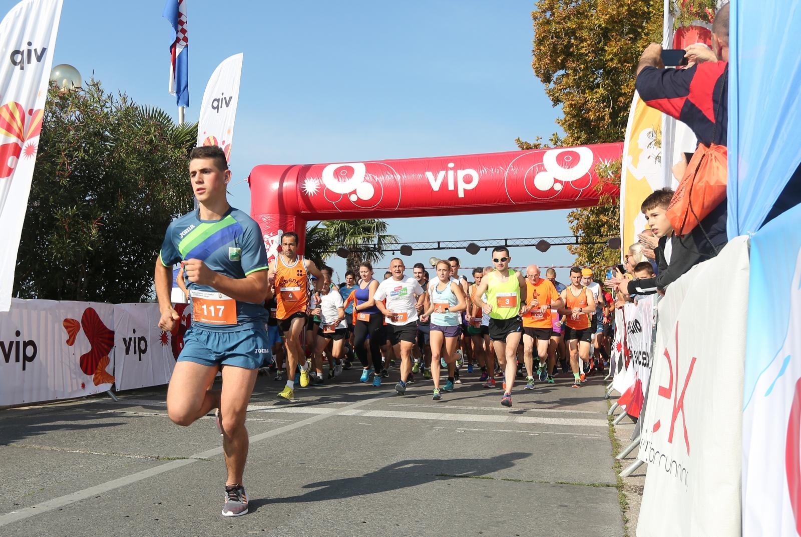 Šibenik: Dječja te utrke Šibenskih deset & Draženova četvorka povodom 53. rođendana Dražena Petrovića Šibenik: Dječja te utrke Šibenskih deset & Draženova četvorka povodom 53. rođendana Dražena Petrovića