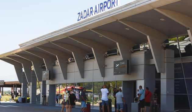 Odlazak britanskih turista sa zadarskog aerodroma