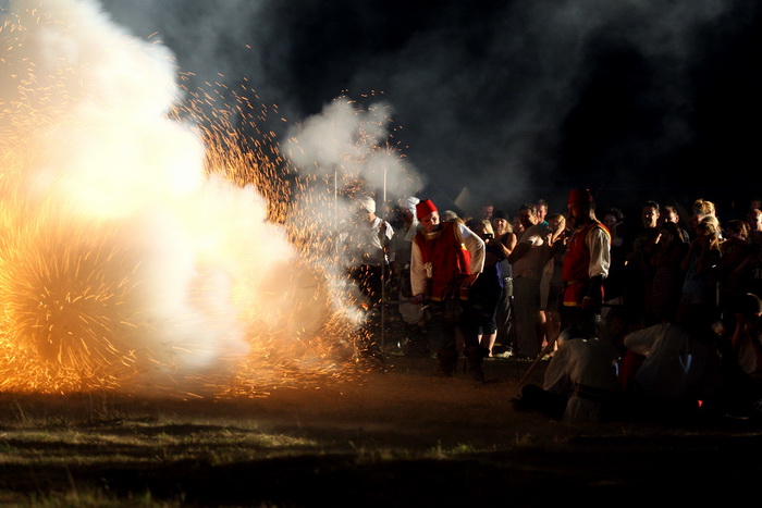 Zadar, Vrana, 170812.
Povijesno turisticki spektakl koji organizira TZ Pakostane i udruga Vitezovi vranski danas se nastavlja rekonstrukcijom bitke za Vranu, na autenticnoj lokaciji u Hanu Jusuf – pase Maskovica. U sklopu Dana vitezova vranskih podignuti Zadar, Vrana, 170812.
Povijesno turisticki spektakl koji organizira TZ Pakostane i udruga Vitezovi vranski danas se nastavlja rekonstrukcijom bitke za Vranu, na autenticnoj lokaciji u Hanu Jusuf – pase Maskovica. U sklopu Dana vitezova vranskih podignuti