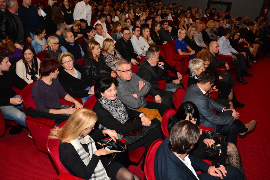 Gibonni nastupio u HNK Zadar, foto: Iva Perinčić Gibonni nastupio u HNK Zadar, foto: Iva Perinčić