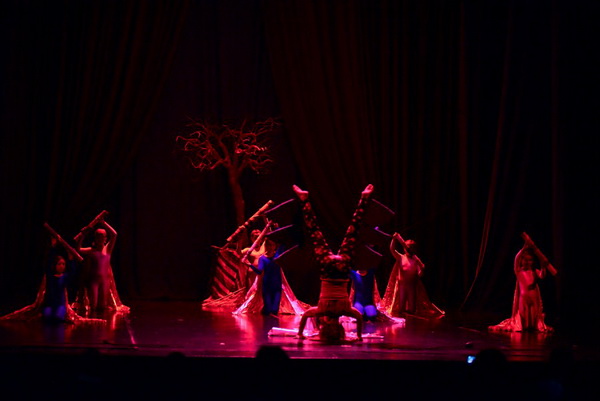 Circo Art u HNK Zadar izveo predstavu “Povratak u prirodu”