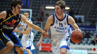 Zadar, 231110.
Dvorana Kresimir Cosic.
2. kolo EuroChallenge kupa. Zadar – Apoel.
Na fotografiji: igrac Zadra Sime Olivari.
Foto: Andrija Lucic / CROPIX Zadar, 231110.
Dvorana Kresimir Cosic.
2. kolo EuroChallenge kupa. Zadar – Apoel.
Na fotografiji: igrac Zadra Sime Olivari.
Foto: Andrija Lucic / CROPIX