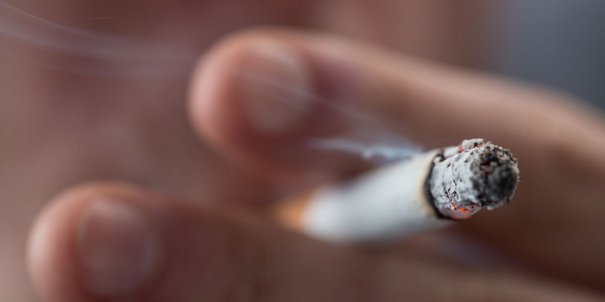 Prestanite pušiti – ljudi koji puše imaju više masnih naslaga oko struka. Ako vam rak nije dovoljan razlog da baciet cigarete, možda ‘šlauf’ pomogne Prestanite pušiti – ljudi koji puše imaju više masnih naslaga oko struka. Ako vam rak nije dovoljan razlog da baciet cigarete, možda ‘šlauf’ pomogne