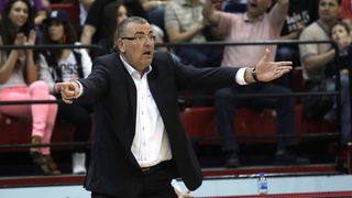 Zagreb, 040512.
KC Drazen Petrovic.
Kosarkaska utakmica Liga za prvaka ( prvenstvo Hrvatske ) 12.kolo Cibona – Zadar.
Na slici: Jasmin Repesa trener Cibone.
Foto: Nenad Dugi / CROPIX Zagreb, 040512.
KC Drazen Petrovic.
Kosarkaska utakmica Liga za prvaka ( prvenstvo Hrvatske ) 12.kolo Cibona – Zadar.
Na slici: Jasmin Repesa trener Cibone.
Foto: Nenad Dugi / CROPIX