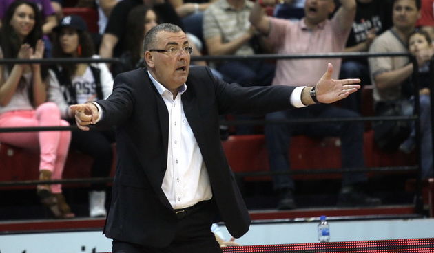 Zagreb, 040512.
KC Drazen Petrovic.
Kosarkaska utakmica Liga za prvaka ( prvenstvo Hrvatske ) 12.kolo Cibona – Zadar.
Na slici: Jasmin Repesa trener Cibone.
Foto: Nenad Dugi / CROPIX