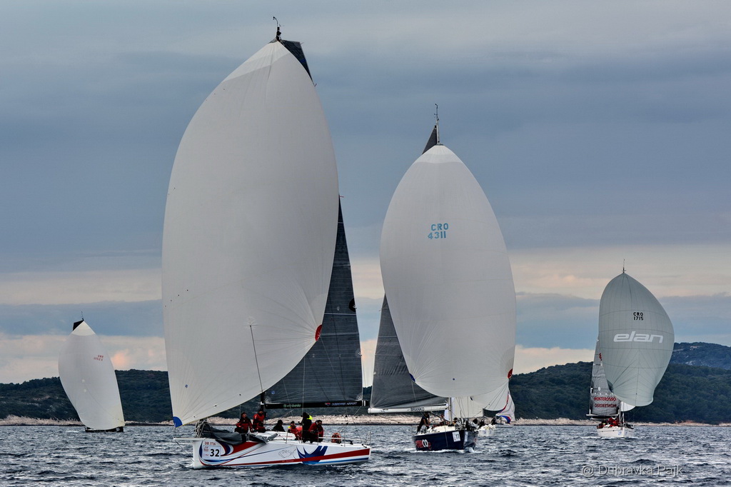 U hvarskom akvatoriju održana XXI. Uskršnja regata U hvarskom akvatoriju održana XXI. Uskršnja regata