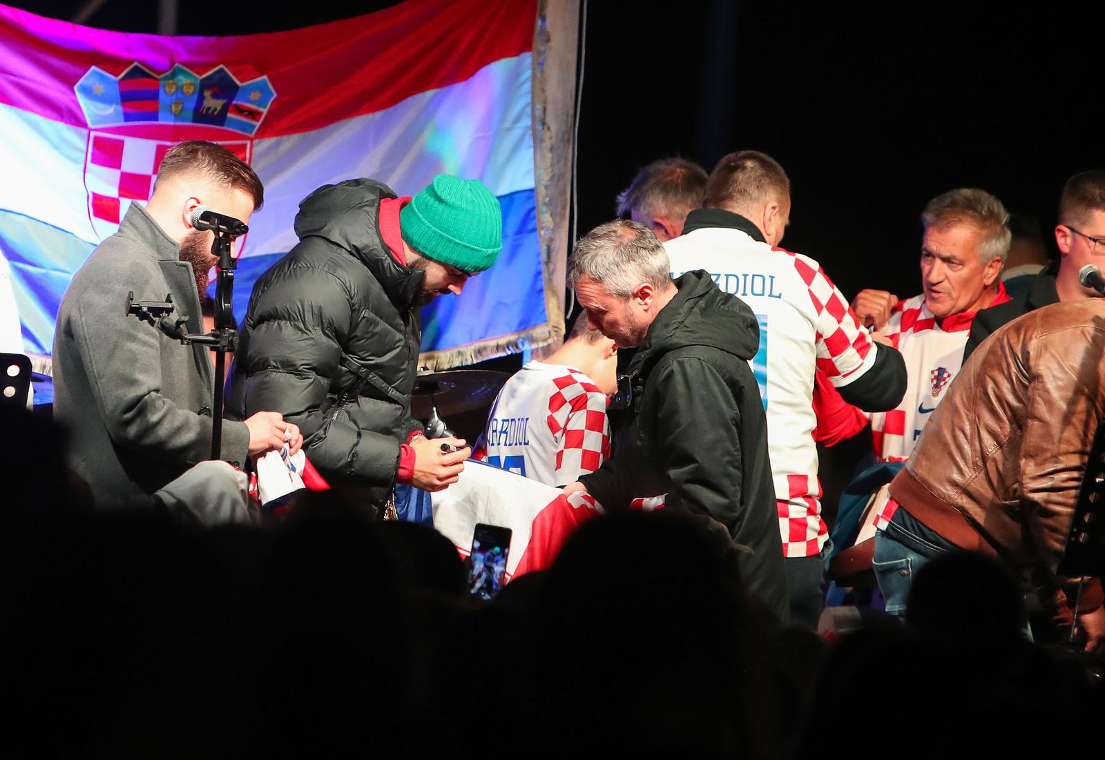 Veličanstveni doček brončanog Joška Gvardiola @ Novigrad Veličanstveni doček brončanog Joška Gvardiola @ Novigrad