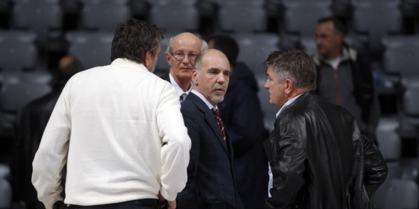 Zadar, 130311. Kosarkaska utakmica KK Zadar – KK Hemofarm. Dvorana Kresimira Cosica u Zadru. Na slici predsjednik kluba Edvin Simunov (u sredini), v.d. direktora KK Zadra Nebojsa Belic (naocale) sa clanovima uprave kluba. Foto: Jure Miskovic / CROPIX Zadar, 130311. Kosarkaska utakmica KK Zadar – KK Hemofarm. Dvorana Kresimira Cosica u Zadru. Na slici predsjednik kluba Edvin Simunov (u sredini), v.d. direktora KK Zadra Nebojsa Belic (naocale) sa clanovima uprave kluba. Foto: Jure Miskovic / CROPIX