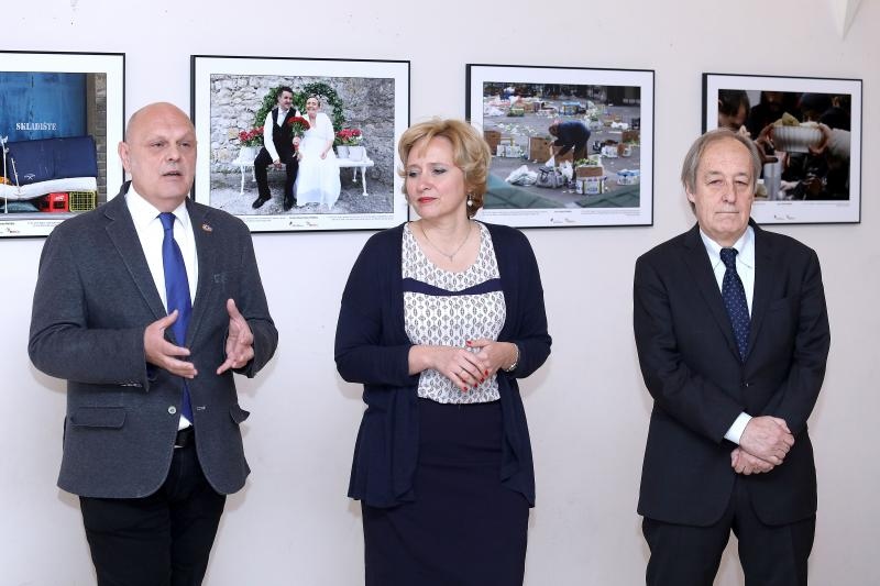 Otvorenje izložbe fotografija “U objektivu: Svakodnevica ljudskih prava” Otvorenje izložbe fotografija “U objektivu: Svakodnevica ljudskih prava”