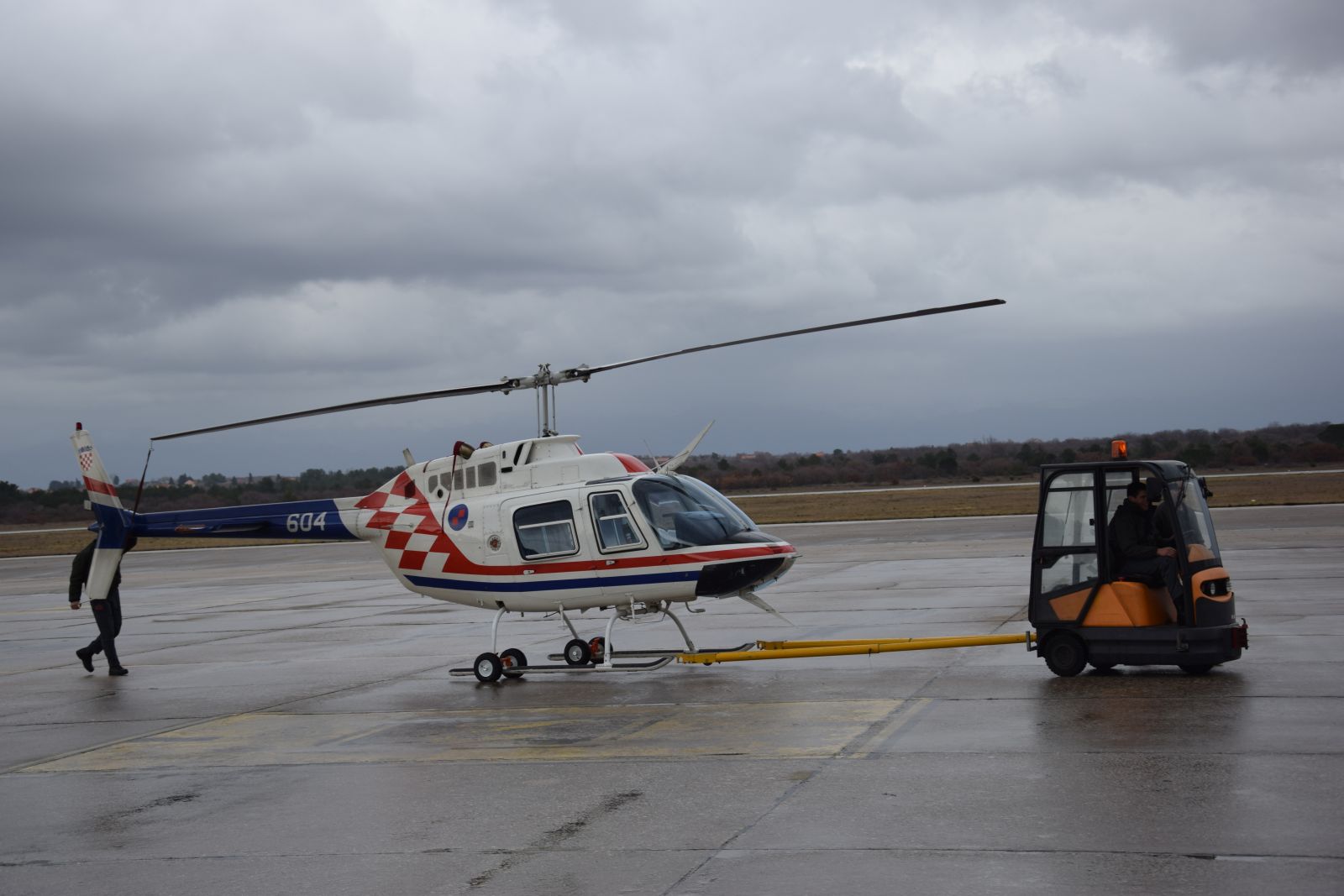 U Zemuniku izvedeni prvi samostalni letovi učenika na helikopterima “Bell-206B” U Zemuniku izvedeni prvi samostalni letovi učenika na helikopterima “Bell-206B”