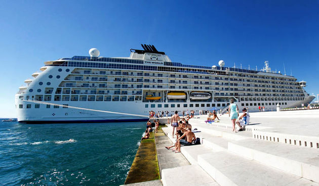 Luksuzni kruzer “The World” u Zadru