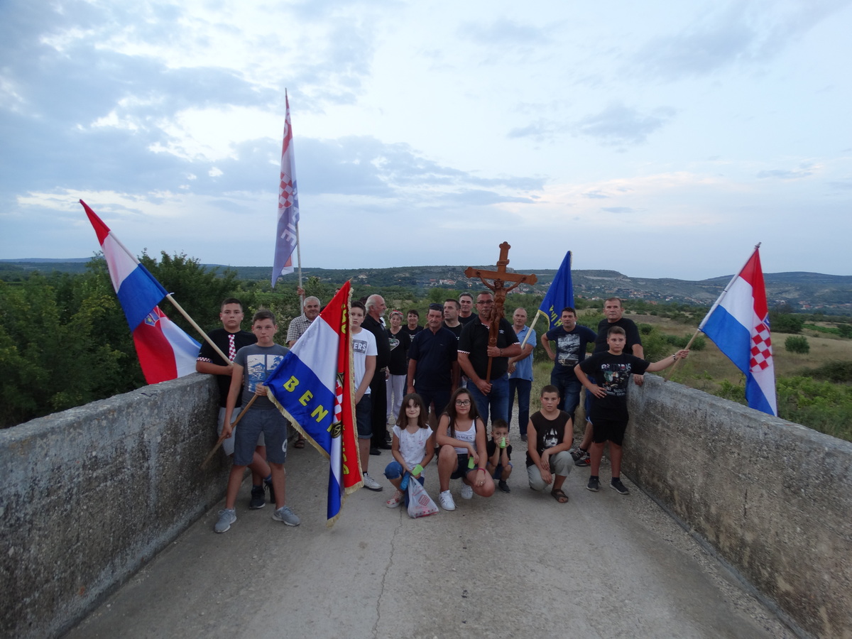 Molitvena hodnja “Koracima nade u istinu”, tradicija koja ne blijedi Molitvena hodnja “Koracima nade u istinu”, tradicija koja ne blijedi