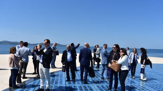 Predstavnici dvadesetak stranih veleposlanstva u posjetu Zadarskoj županiji Predstavnici dvadesetak stranih veleposlanstva u posjetu Zadarskoj županiji