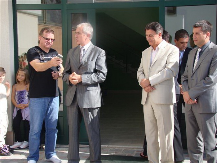 Svecano otvorenje obnovljenih podrucnih skola u Rastevicu i Bukovicu Svecano otvorenje obnovljenih podrucnih skola u Rastevicu i Bukovicu