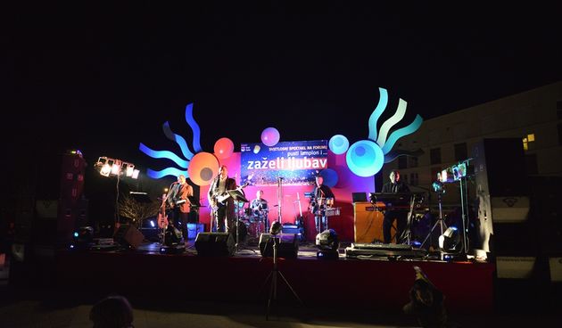 Humanitarni svjetlosni spektakl “Zaželi ljubav” na zadarskom Forumu 21. veljače 2016. Foto: Iva Perinčić