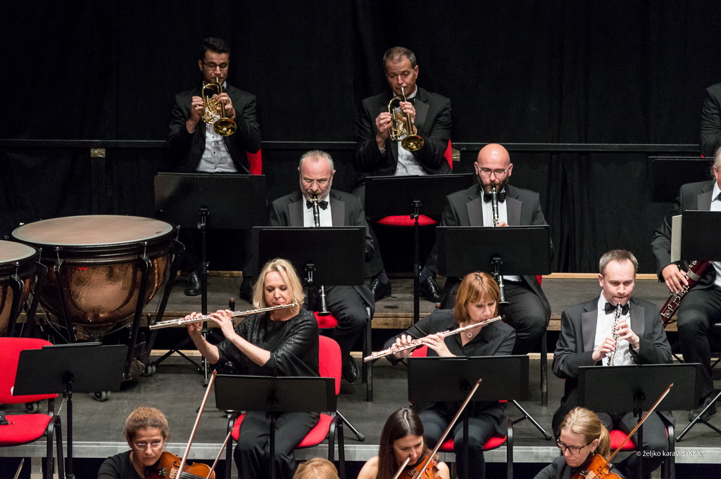 Simfonijski orkestar HRT-a pod ravnjanjem Enrica Dinda otvorio koncertnu sezonu u Zadru Simfonijski orkestar HRT-a pod ravnjanjem Enrica Dinda otvorio koncertnu sezonu u Zadru