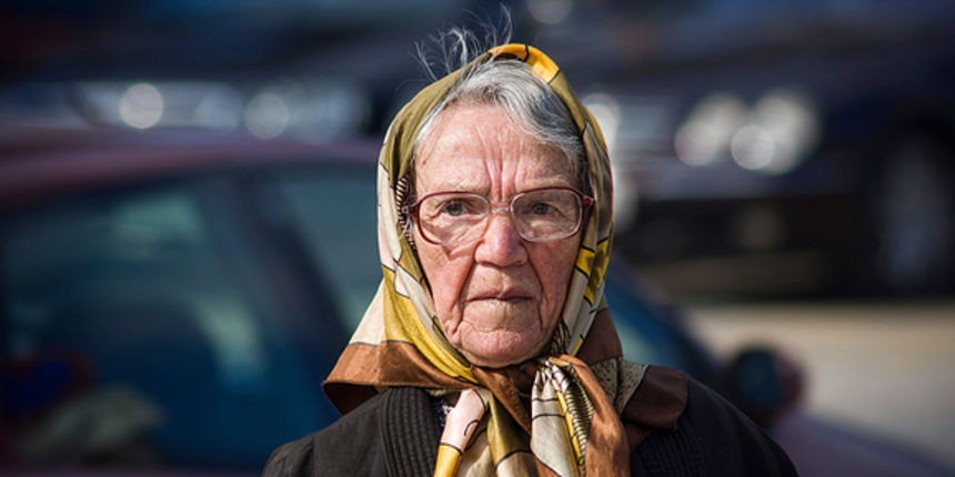 Đir po gradu 29. veljače 2012., baka, starica, umirovljenici (foto:Saša Čuka) Đir po gradu 29. veljače 2012., baka, starica, umirovljenici (foto:Saša Čuka)