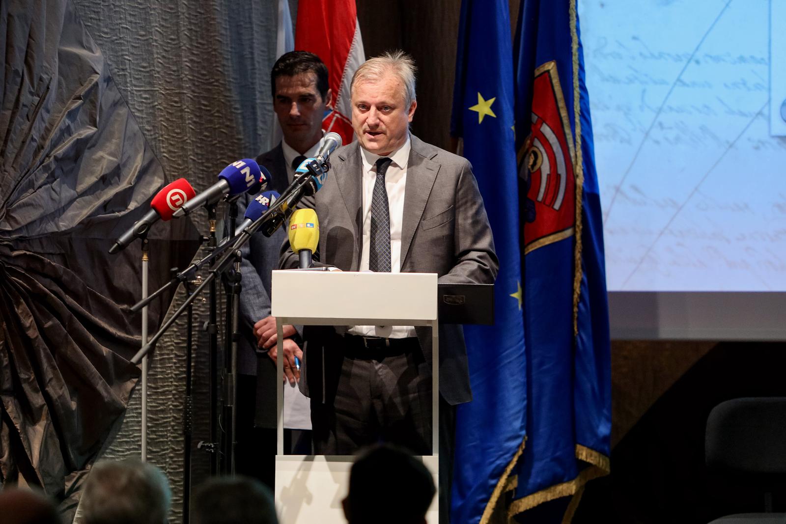 Svečana akademija povodom obilježavanja 400. obljetnice utemeljenja Državnog arhiva Svečana akademija povodom obilježavanja 400. obljetnice utemeljenja Državnog arhiva