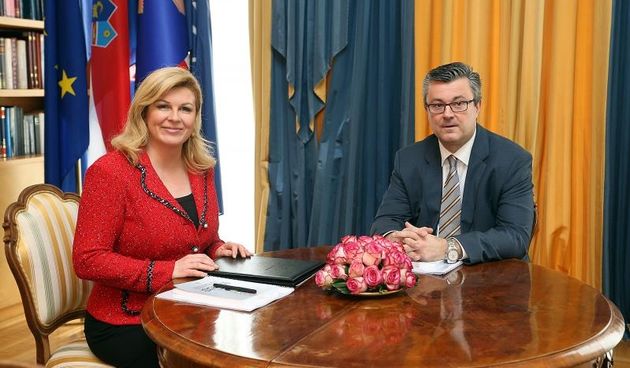 Zagreb – Predsjednica Kolinda Grabar-Kitarovic primila je Tihomira Oreskovica, mandatara za sastavljanje Vlade. Razgovarali su o gospodarskim pitanjima. Photo: Goran Stanzl/PIXSELL