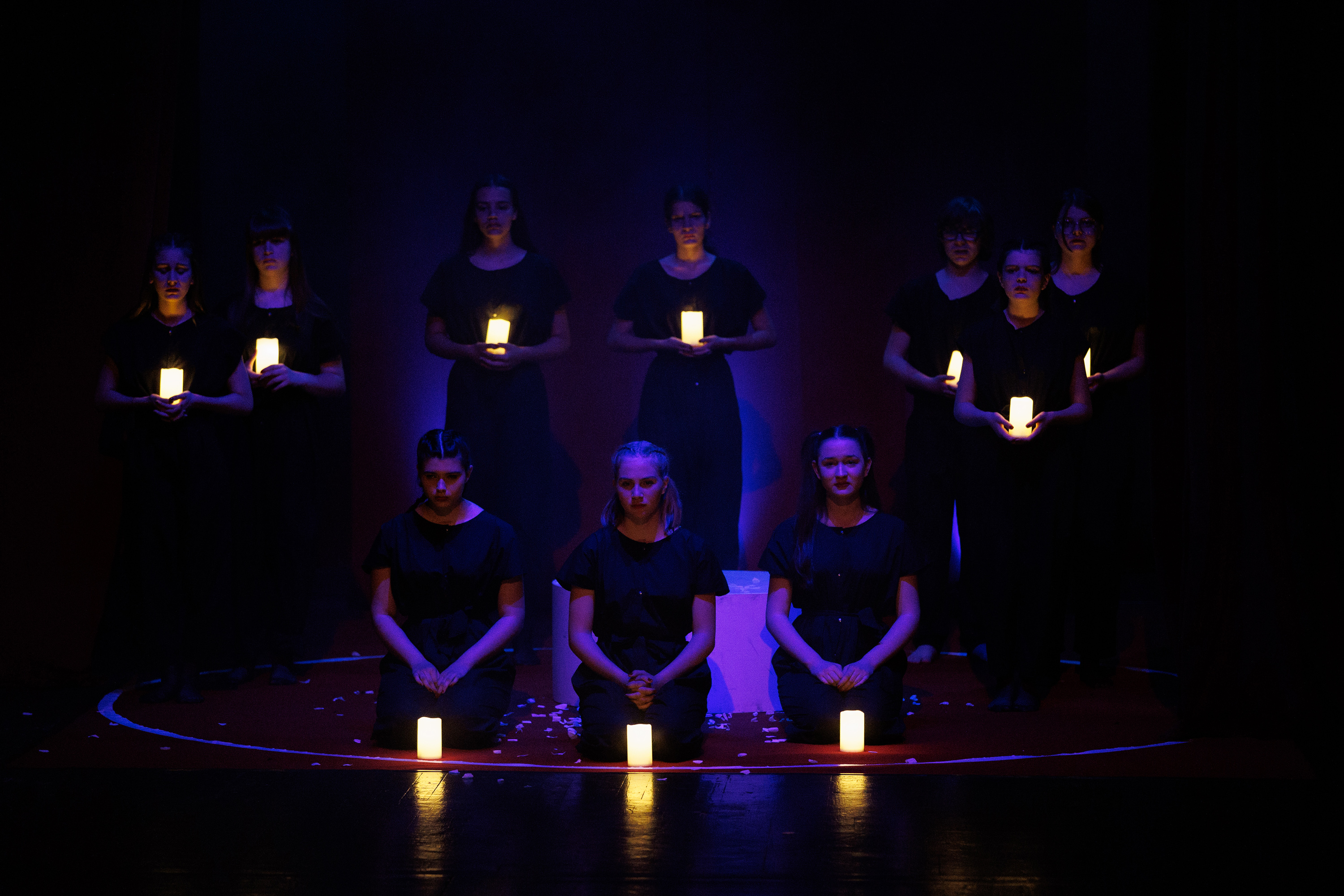 Igrajmo se: Zabranjeno mlađima od 15 strana A