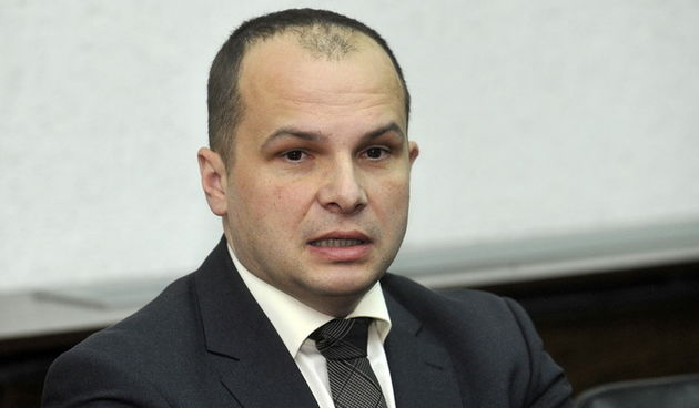 Zagreb, 181212.
Ministarstvo pomorstva, prometa i infrastrukture, Prisavlje 14.
Ministar pomorstva , prometa i infrastrukture Sinisa Hajdas Doncic, objavio premestaj  Jasmina Krizmanica pomocnika za ceste i zeljeznicu u HAC i ARZ za naplate i odrzavanje.