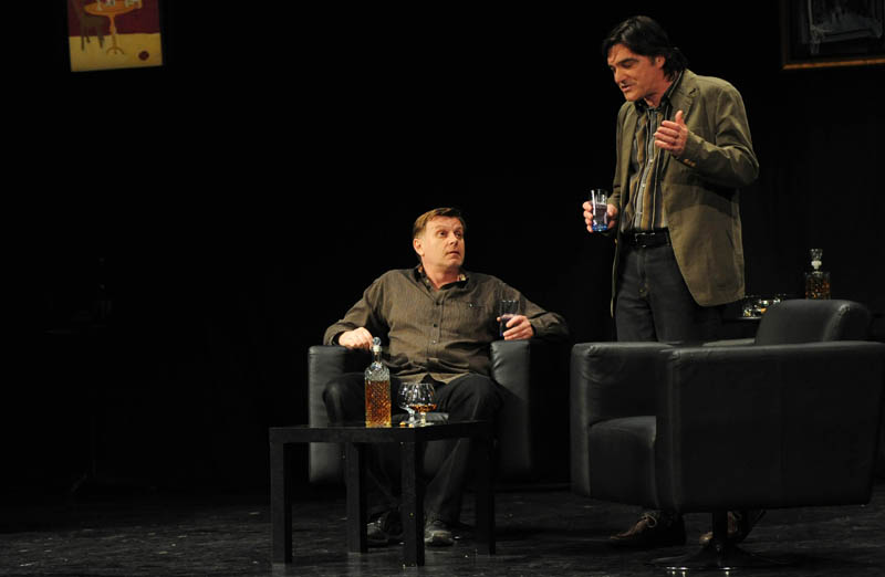 Predstava “Art” u HNK Zadar, foto: Nenad Marčev Predstava “Art” u HNK Zadar, foto: Nenad Marčev