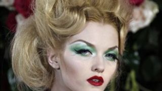 Gibsonove djevojke, genijalni Galliano i ljutiti Armani (Index.hr)