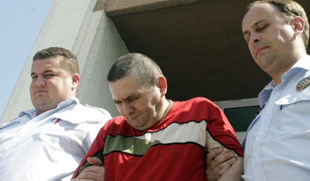 Stjepan Rosker nakon zavrsetka rasprave izlazi iz suda u pratnji pravosudnih policajaca. Foto: Zeljko Hajdinjak / CROPIX