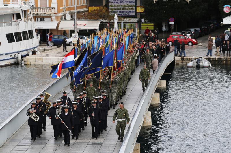 21.01.2014., Zadar – Mimohod postrojbi sudionica operacije akcija Maslenica s ratnim zastavama, uz pratnju orkestra Oruzanih snaga RH. Photo: Filip Brala/PIXSELL 21.01.2014., Zadar – Mimohod postrojbi sudionica operacije akcija Maslenica s ratnim zastavama, uz pratnju orkestra Oruzanih snaga RH. Photo: Filip Brala/PIXSELL