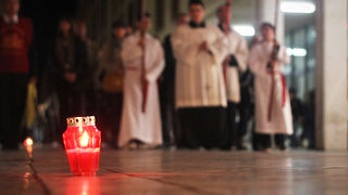 Procesija Velikog petka, 6. travnja 2012. (foto:Saša Čuka) Procesija Velikog petka, 6. travnja 2012. (foto:Saša Čuka)