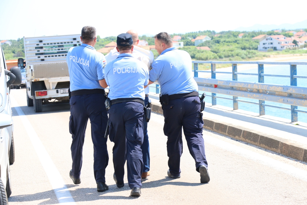 Privođenje Kristijana Kapovića, načelnika općine Vir