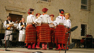 Image 1176167 (auto)