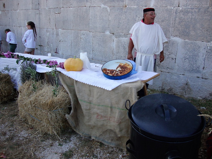 10. jubilarni povijesno-scenski spektakl “Dani Vitezova vranskih” u Vrani. Foto: Gordana Šarić 10. jubilarni povijesno-scenski spektakl “Dani Vitezova vranskih” u Vrani. Foto: Gordana Šarić