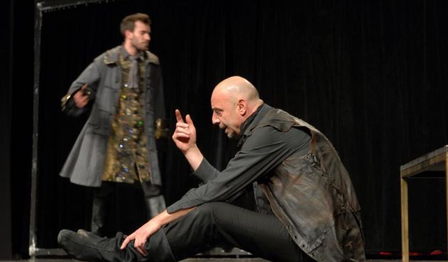 Slavonski Brod – U Kazalisno-koncertnoj dvorani “Ivana Brlic- Mazuranic” Teatar Manje je vise iz Zagreb pred Brodjanima izveo Kazalisnu predstavu “Cyrano”. Photo: Ivica Galovic/PIXSELL