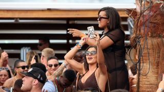 Zrće: Drugi dan Hideout festivala privukao je mnogobrojnu publiku na after beach party, Photo: Luka Stanzl/PIXSELL Zrće: Drugi dan Hideout festivala privukao je mnogobrojnu publiku na after beach party, Photo: Luka Stanzl/PIXSELL