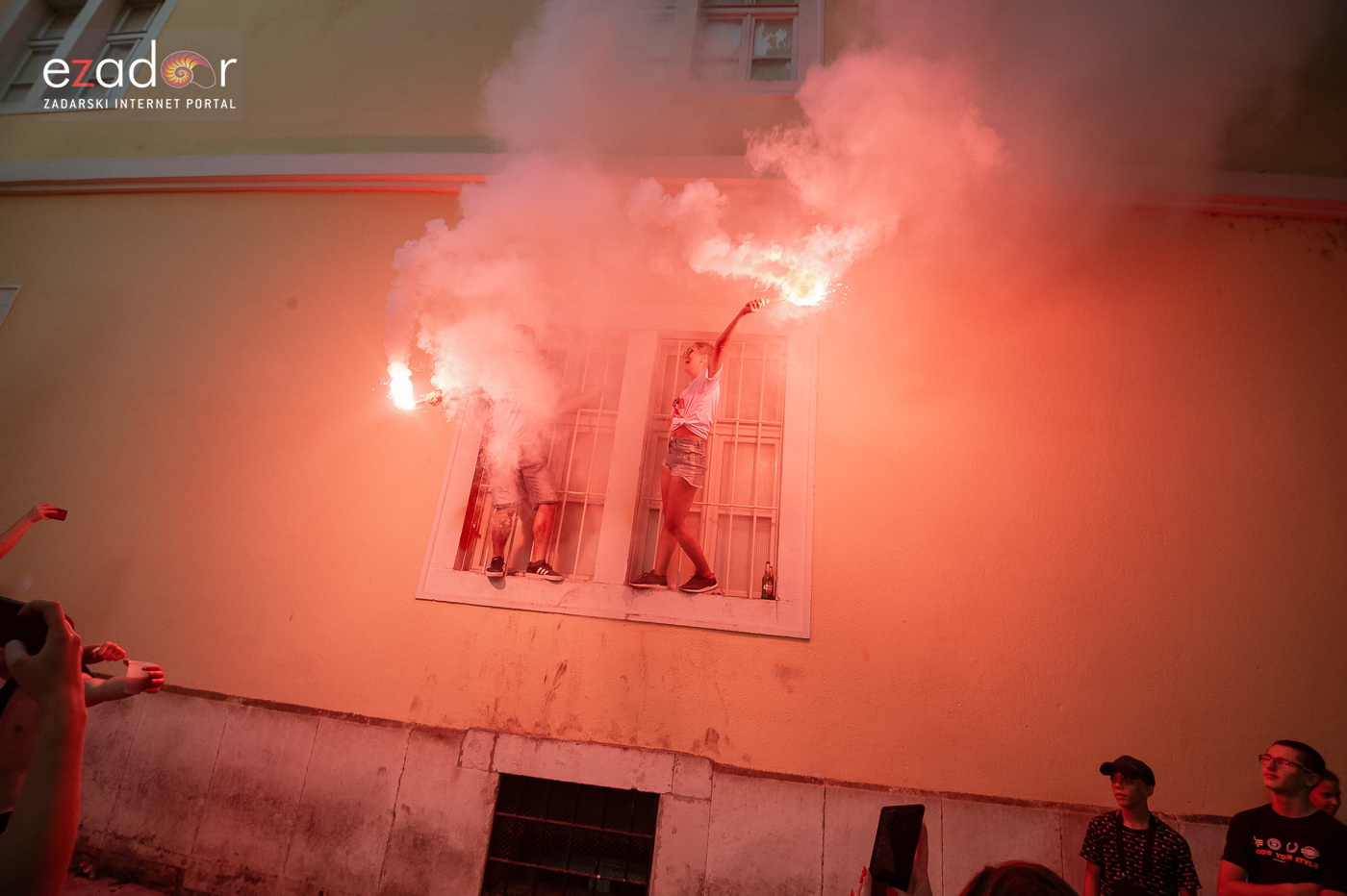 Navijačko ludilo u Zadru za vrijeme i nakon finala Svjetskog prvenstva Navijačko ludilo u Zadru za vrijeme i nakon finala Svjetskog prvenstva