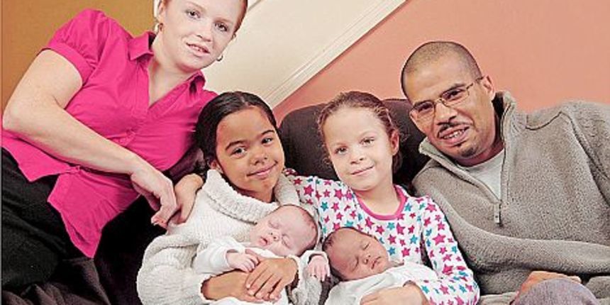 Dean i Alison s blizankama (Foto:Dailymail.co.uk) Dean i Alison s blizankama (Foto:Dailymail.co.uk)