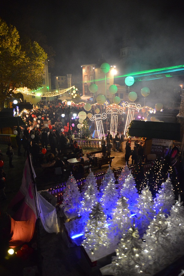 Započeo Advent u Zadru ; foto Iva Perinčić