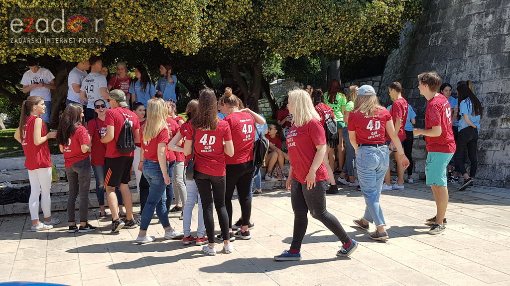 Ludijada maturanata na zadarskoj rivi