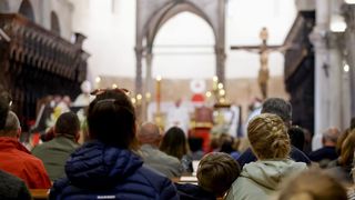 Nadbiskup Milan Zgrablić predvodio misu zadušnicu za Papu Franju Nadbiskup Milan Zgrablić predvodio misu zadušnicu za Papu Franju